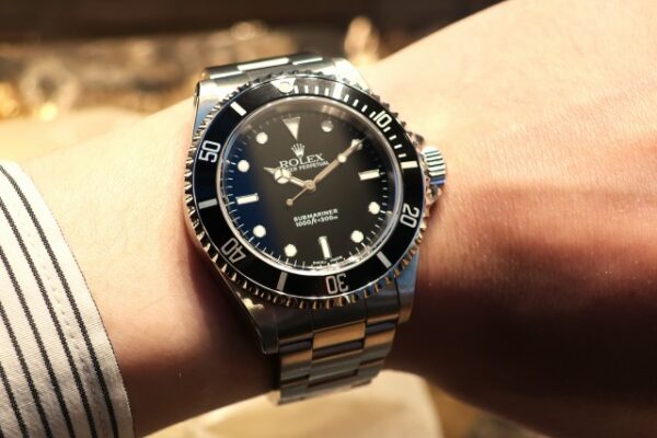 2002年製【SUBMARINER：Ref.14060M】をご紹介。