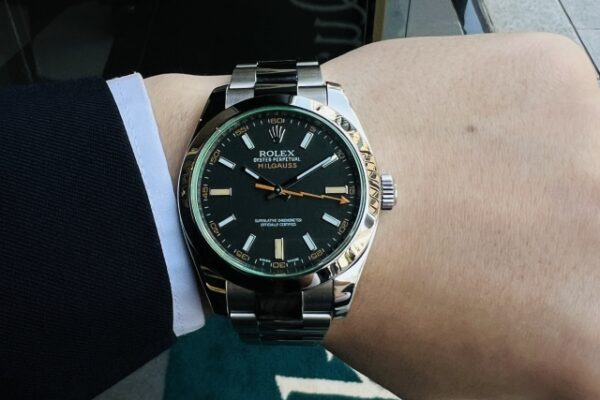 目を引く配色　Ref.116400GV
