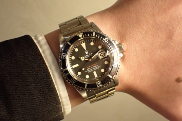 ケースコンディション抜群の赤サブが入荷です！