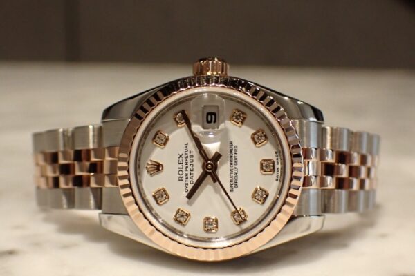 小ぶりなレディースウォッチを探されている方にお勧め！