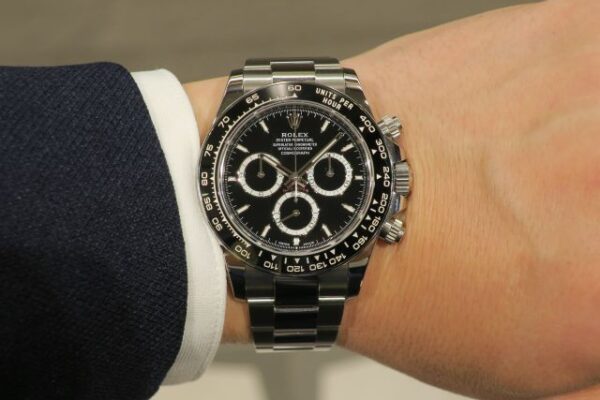 スタイリッシュなフェイス Ref.126500LN