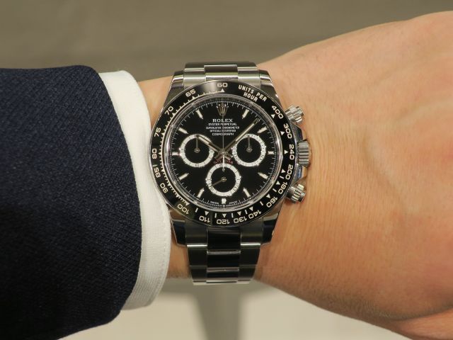 スタイリッシュなフェイス Ref.126500LN