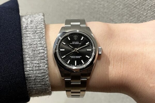 大変お勧めの万能な1本！【Ref.276200】ブラック文字盤