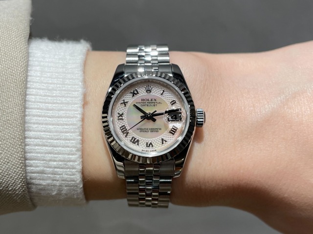 可愛らしいピンクシェルローマ