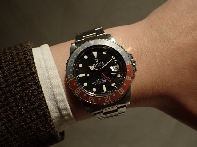 フェードしたベゼルがたまらない個体が入荷です！