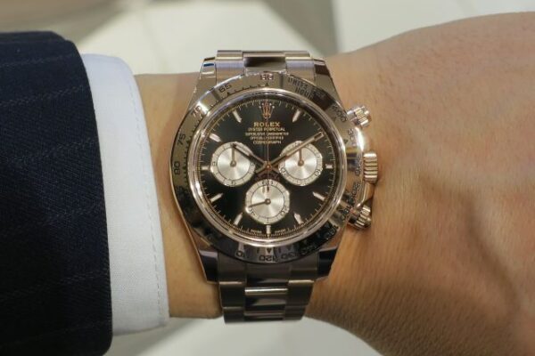 明るいデザインに変更された現行モデル Ref.126505