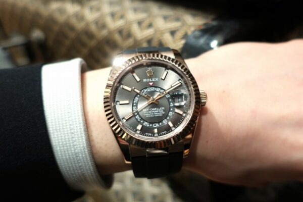 アニュアルカレンダー搭載の逸品・Ref.326235