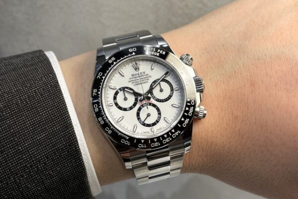 一番人気を誇るホワイトダイアル【Ref.126500LN】